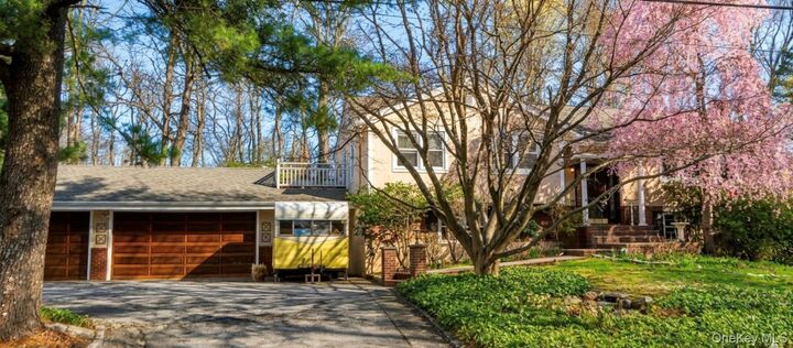 Property Photo:  2 Brookwood Road  NY 10506 