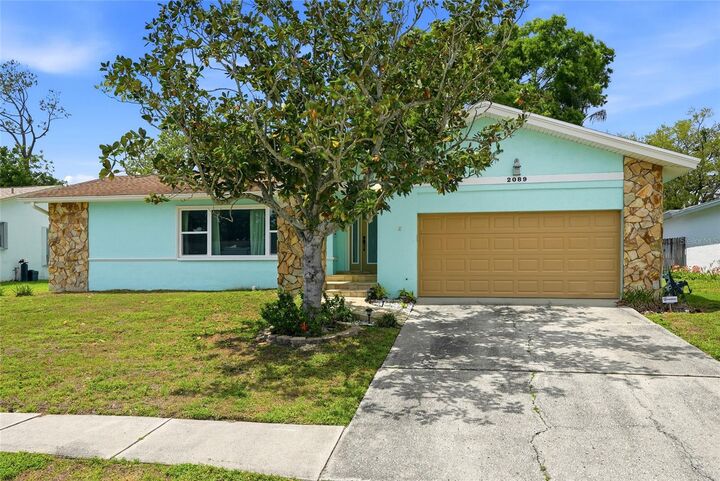 Property Photo: 2089 Swan Lane FL 34695