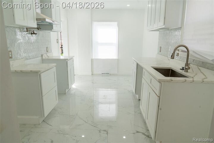 Property Photo:  18435 Sorrento Street  MI 48235 1320 