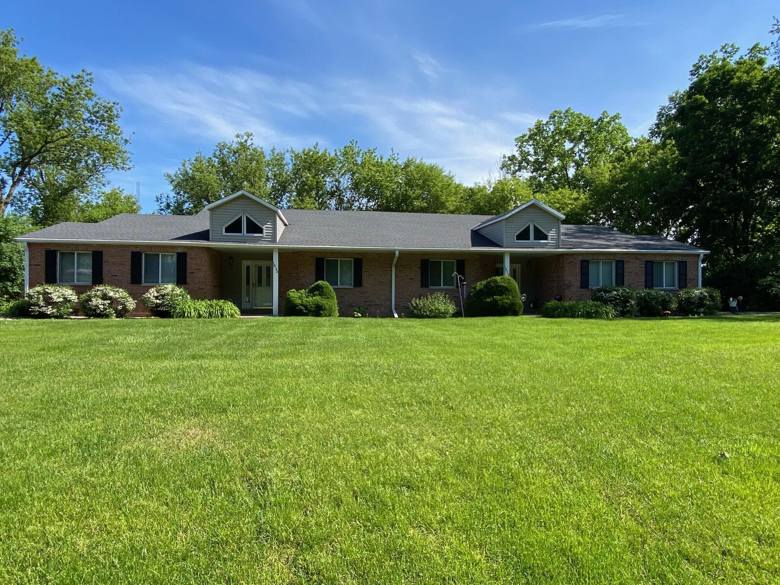 Property Photo:  19120 Emerald Dr 19120   53045 