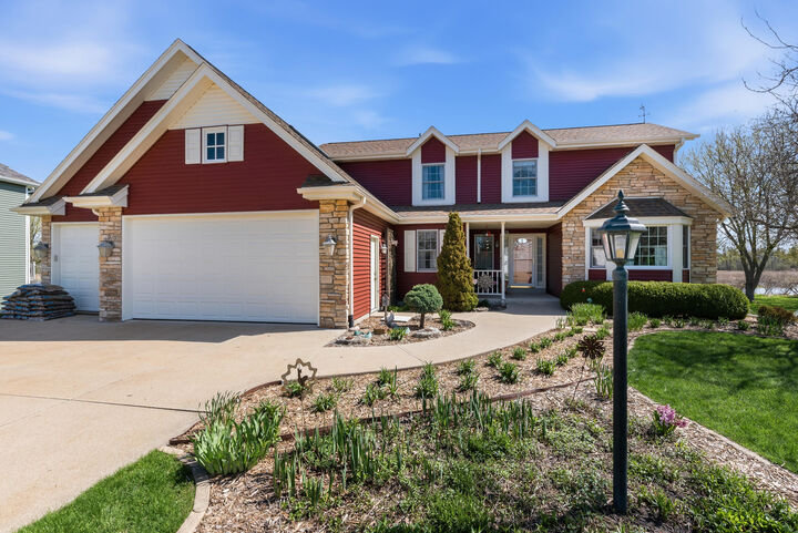 Property Photo:  861 Summer Creek Rd  WI 53066 