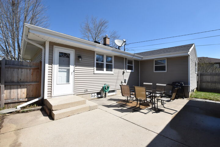 Property Photo:  403 Beech St  WI 53024 