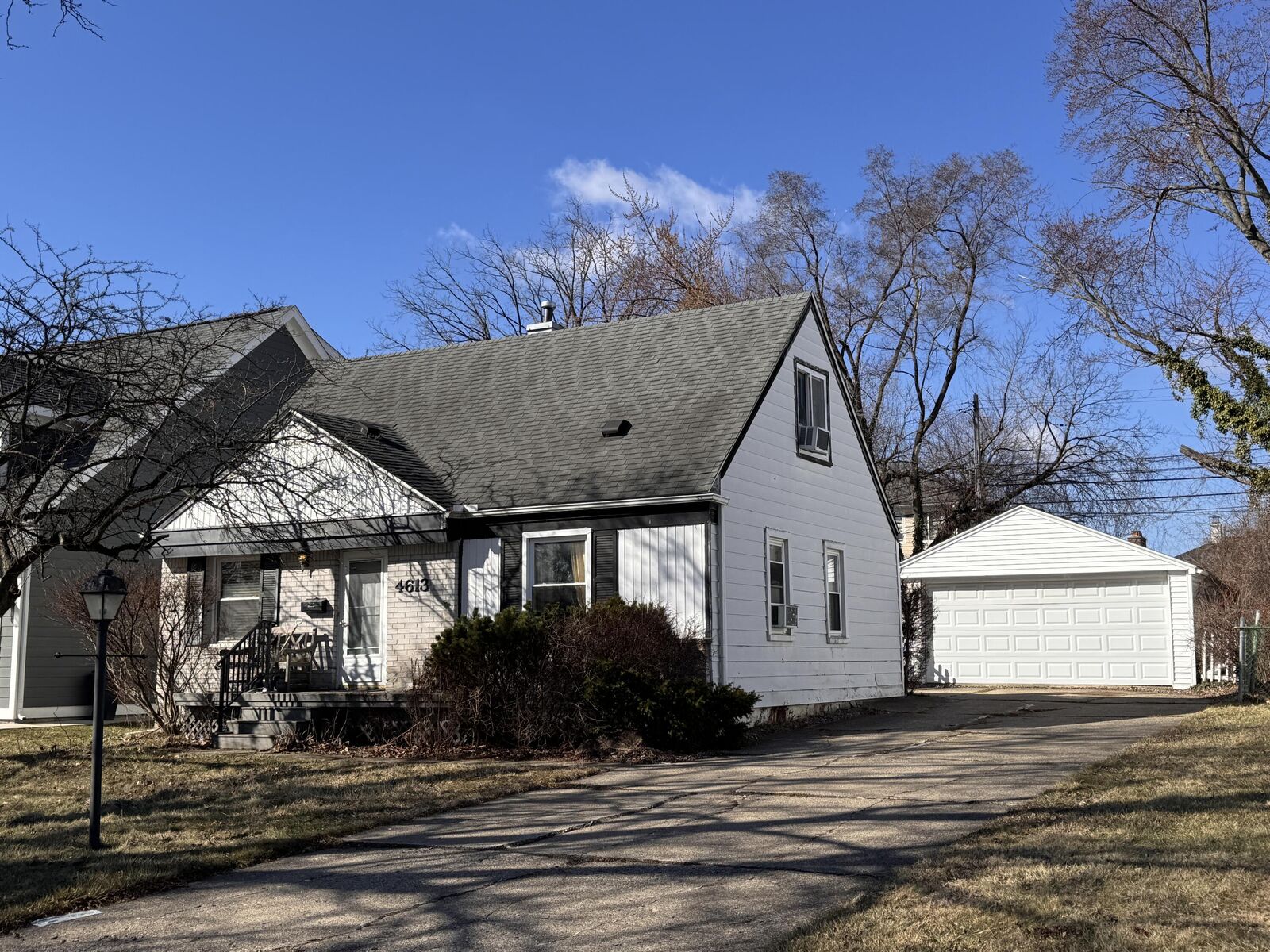 Property Photo:  4613 Tonawanda Avenue  MI 48073 