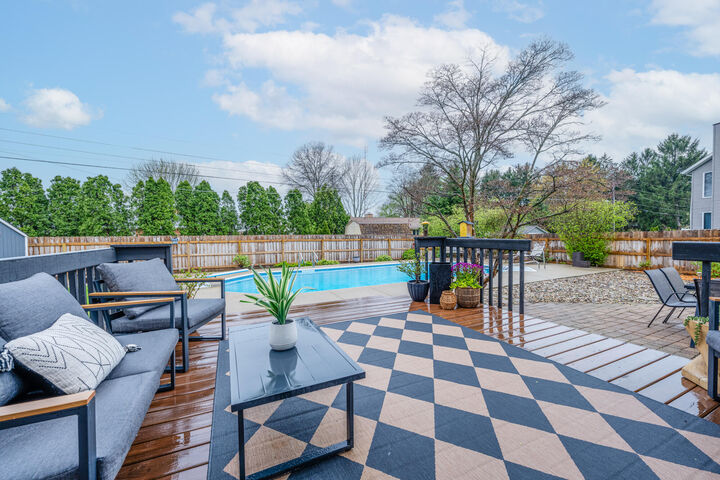 Property Photo:  1460 Country Knoll Place  MI 49085 