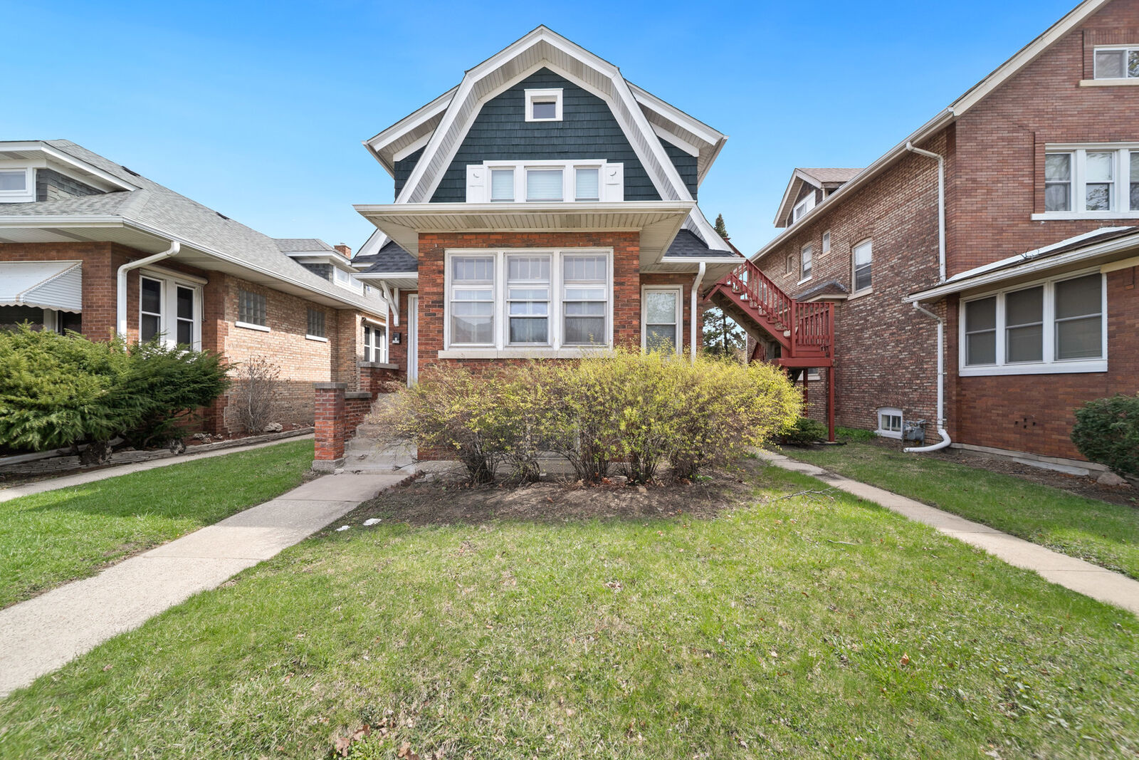 Property Photo:  616 Circle Avenue 1  IL 60130 
