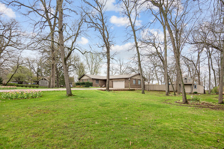 Property Photo: 48W607 Whispering Oaks Drive IL 60140