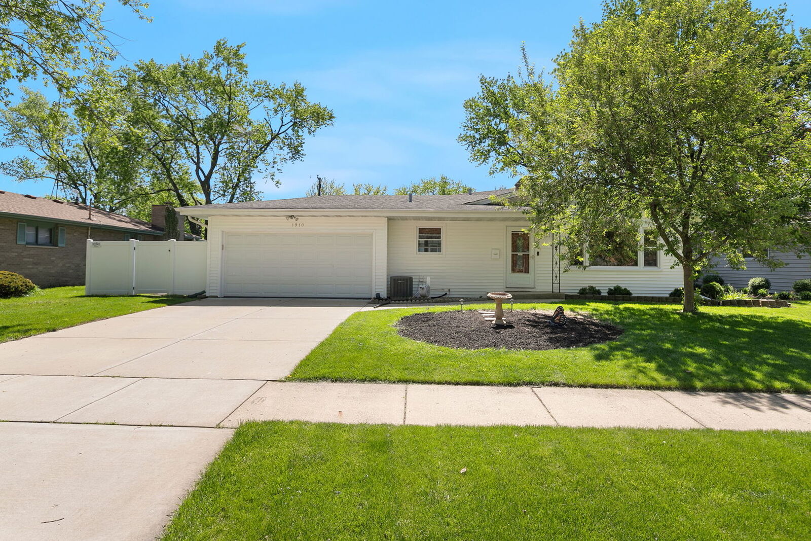 Property Photo:  1910 Richard Street  IL 60506 