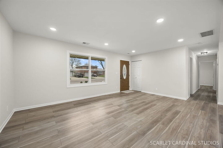 Property Photo: 1041 N Elmwood Drive IL 60506