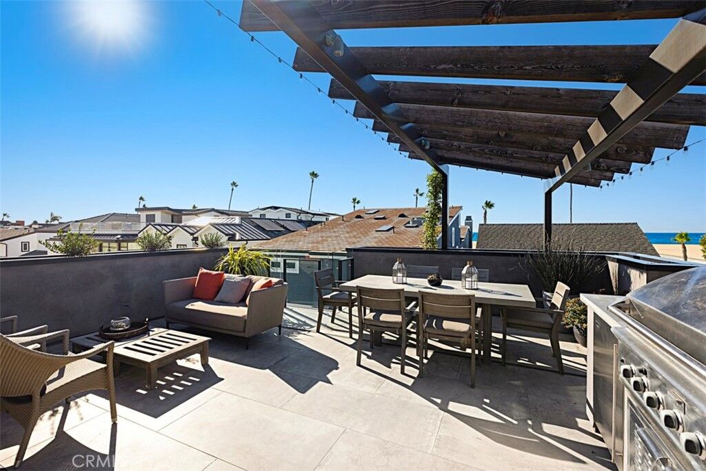 Property Photo:  1139 W Balboa Blvd  CA 92661 