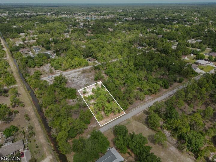 Property Photo:  403 Wellington Avenue  FL 33972 