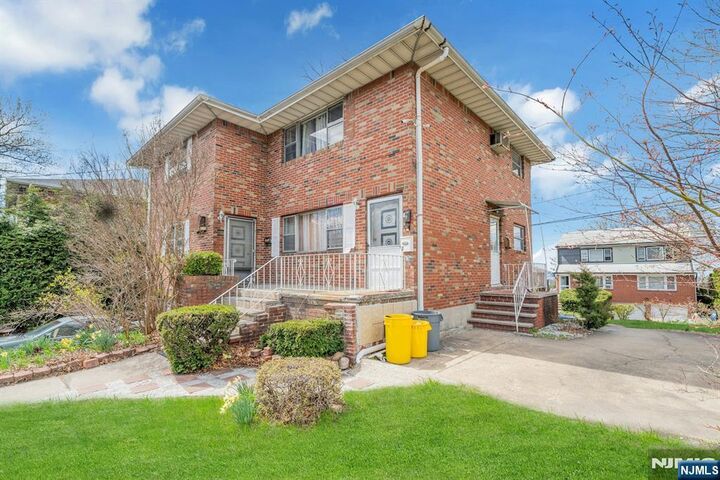 Property Photo:  439 Bergen Boulevard  NJ 07650 