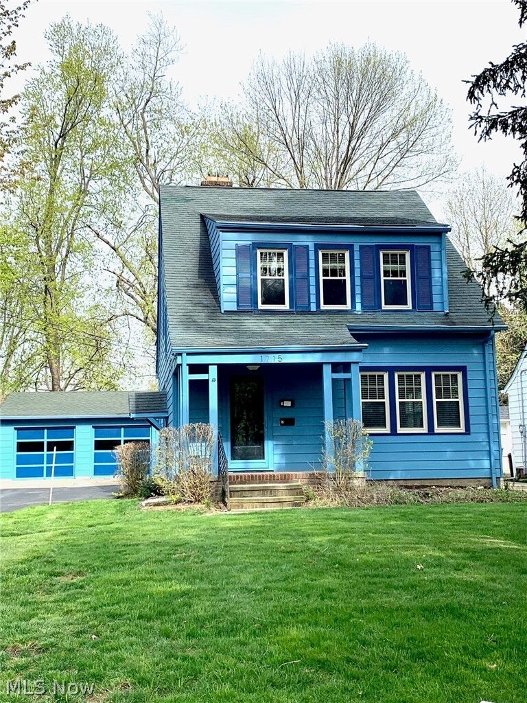 Property Photo:  1715 Edgefield Road  OH 44124 