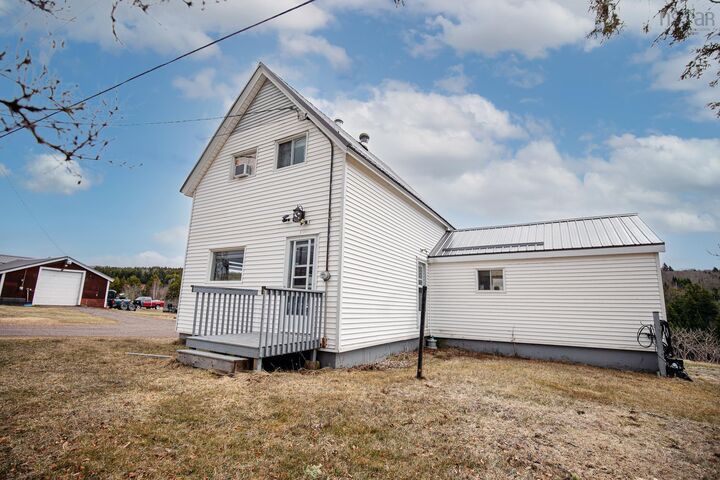 104 Yorke Settlement Road — photo 1