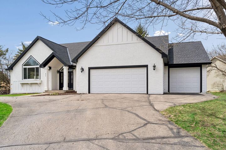 Property Photo:  901 Mendakota Court  MN 55120 