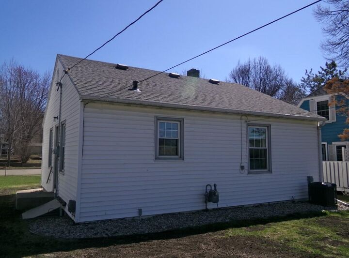 Property Photo:  1014 Hawthorne Street  MN 56308 