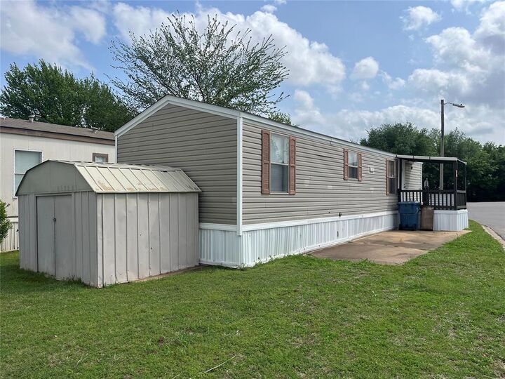 Property Photo:  2001 S Macarthur Boulevard 195  OK 73128 