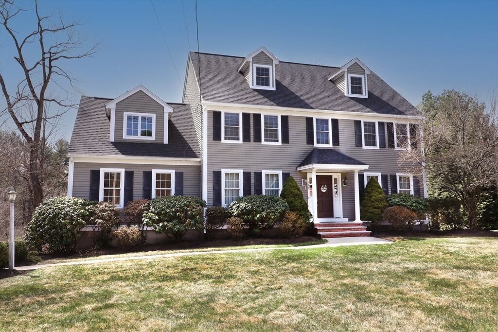 Property Photo:  122 Elm St  MA 01864 