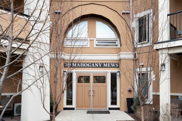 Property Photo: 30 Mahogany Mews SE 416 AB T3M 3H4