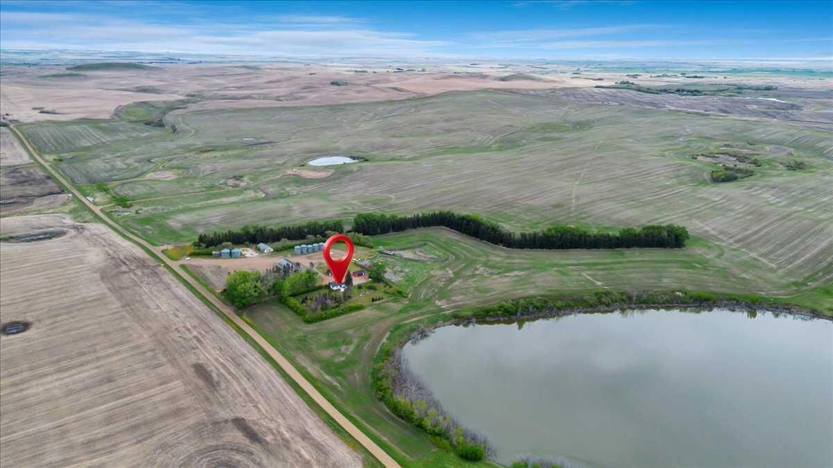 Property Photo: 204069 Township Road 262 AB T0J 3G0
