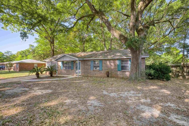 Property Photo:  4233 W Avenida De Golf  FL 32571 