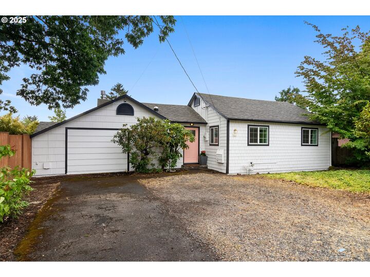 Property Photo:  7324 SE Crystal Springs Blvd  OR 97206 