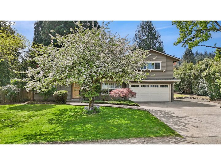 Property Photo:  2630 Lafave St  OR 97068 