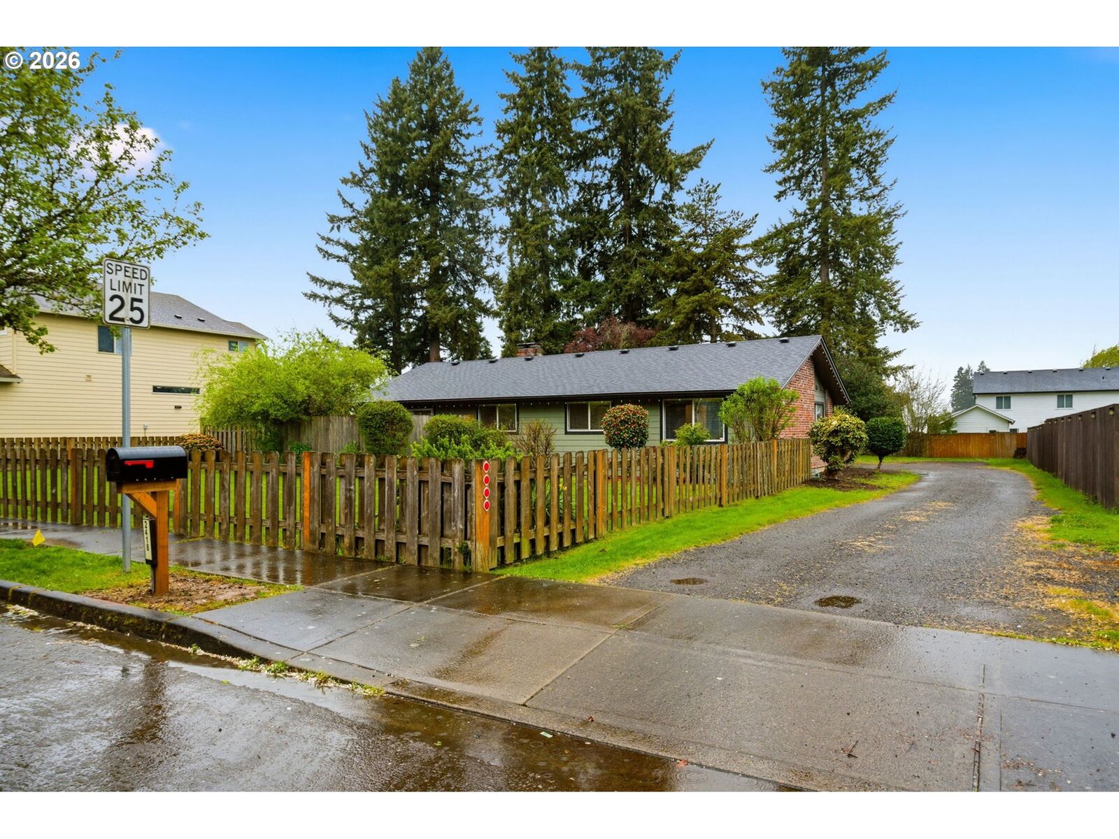 Property Photo:  2418 NW 4th Ave  WA 98604 