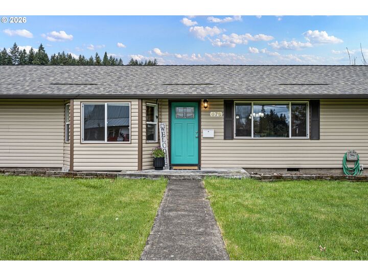 Property Photo:  678 5th Ave  OR 97386 