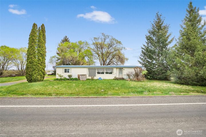 Property Photo:  8959 Rd  E  NW  WA 98823 