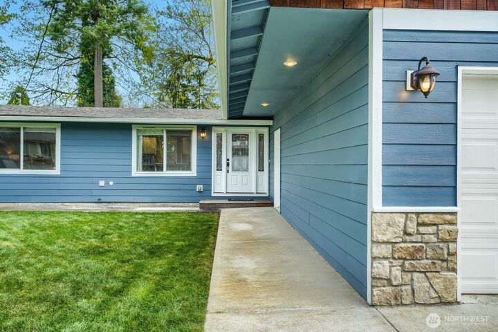 Property Photo:  21650 SE 267th Street  WA 98038 