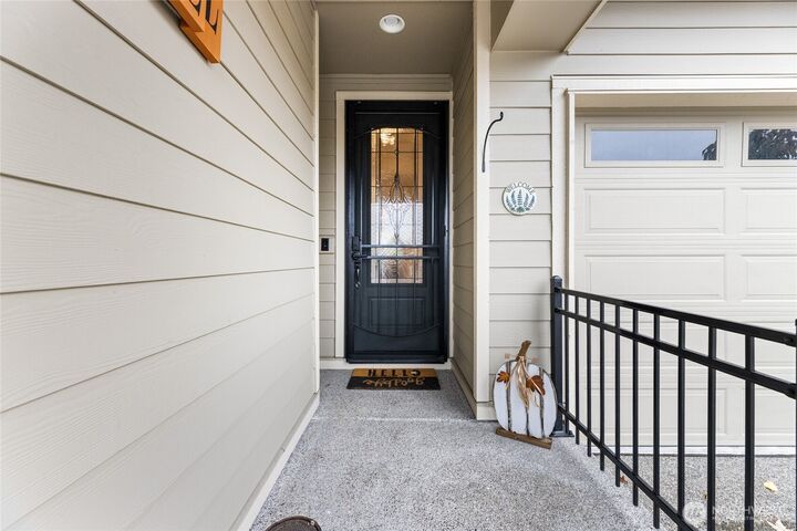 Property Photo:  22701 SE 237th Place  WA 98038 