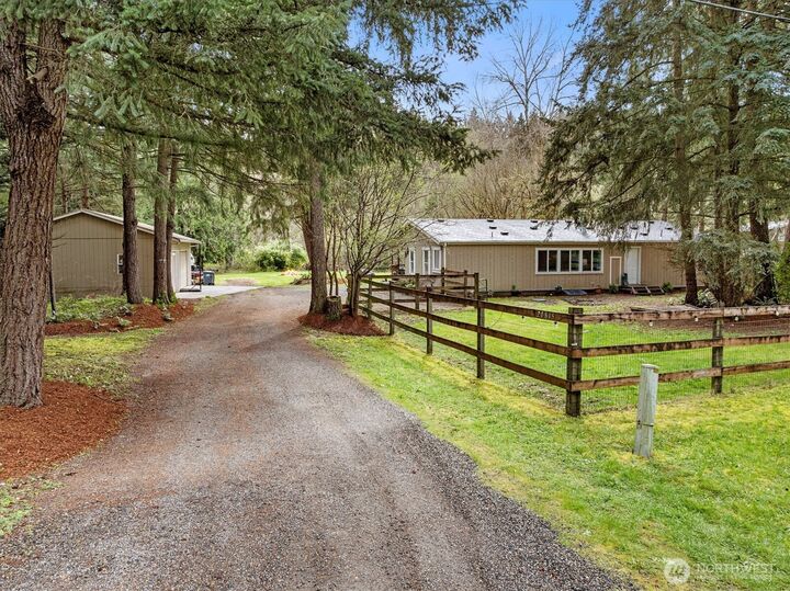 Property Photo:  20815  84th Avenue E  WA 98387 