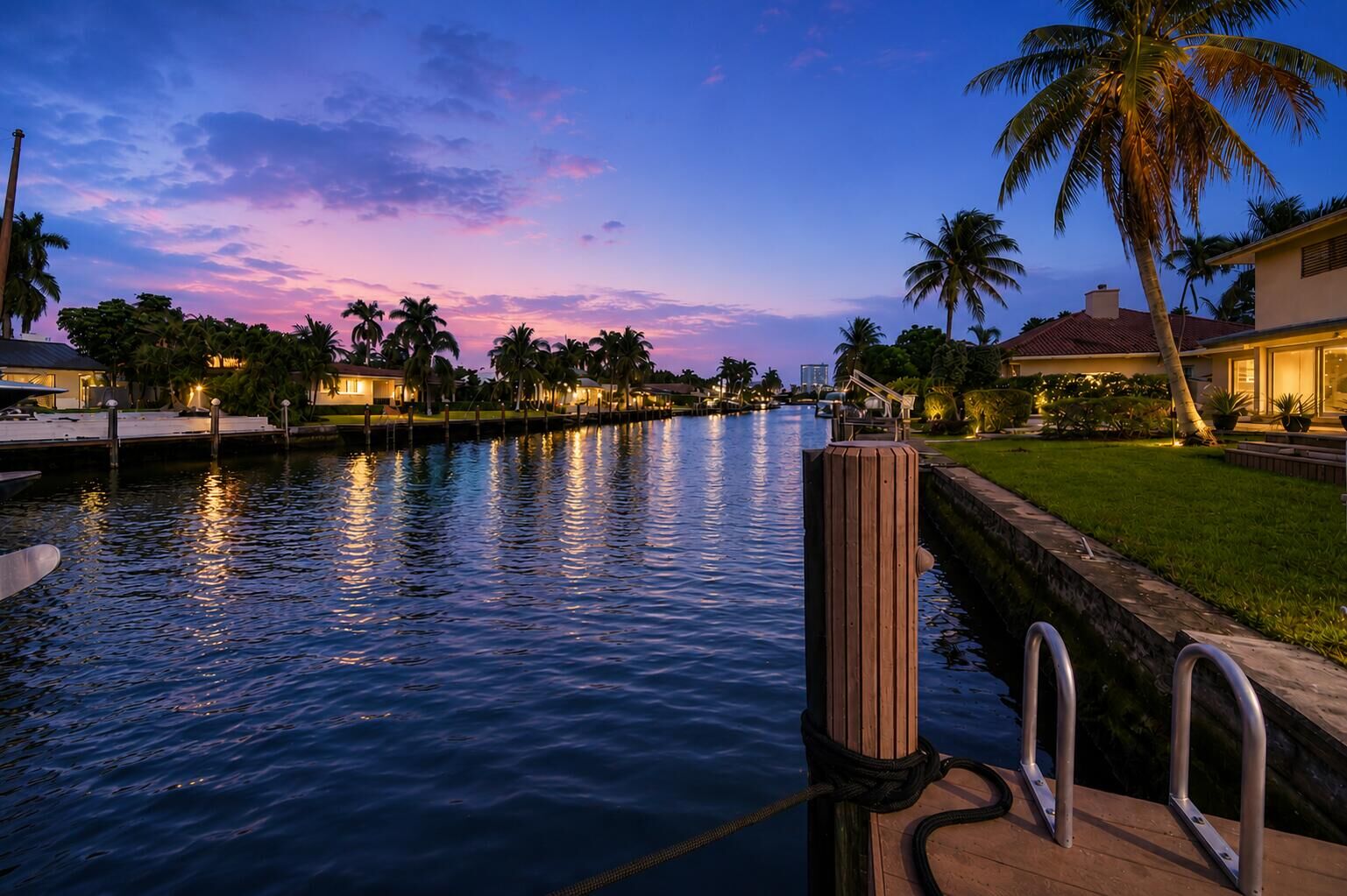 Property Photo: 2401 SE 8th Court FL 33062