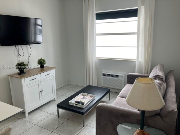 Property Photo:  335 Ocean Dr 306  FL 33139 