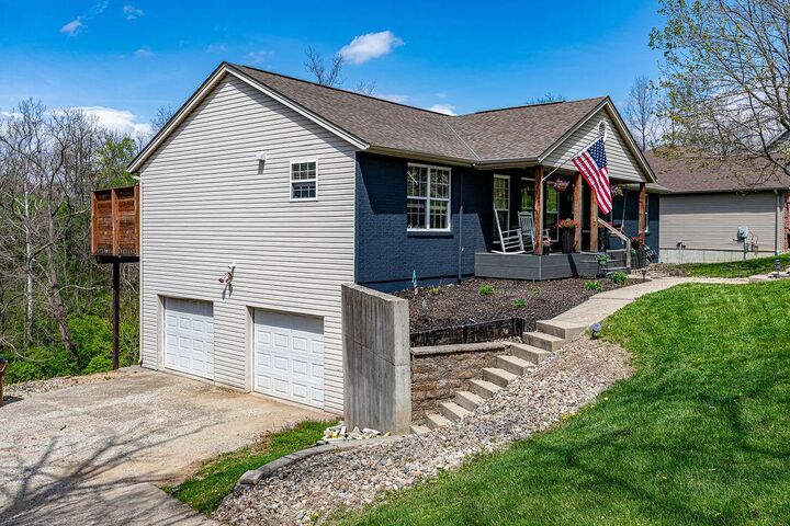 Property Photo:  1648 Brookridge Circle Drive  IN 47025 