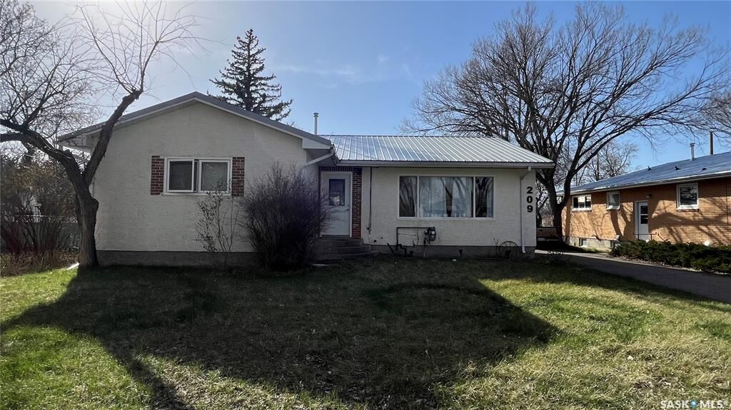 Property Photo:  209 Hood Street  SK S0N 1N0 