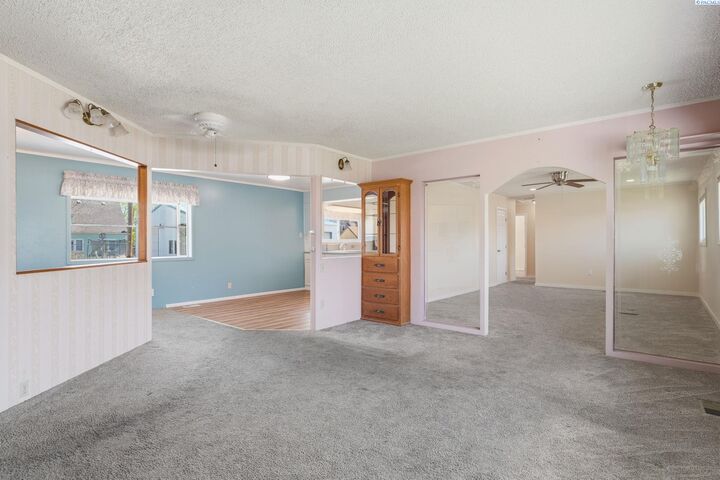 Property Photo:  1330 Farrell Ln  WA 99354 