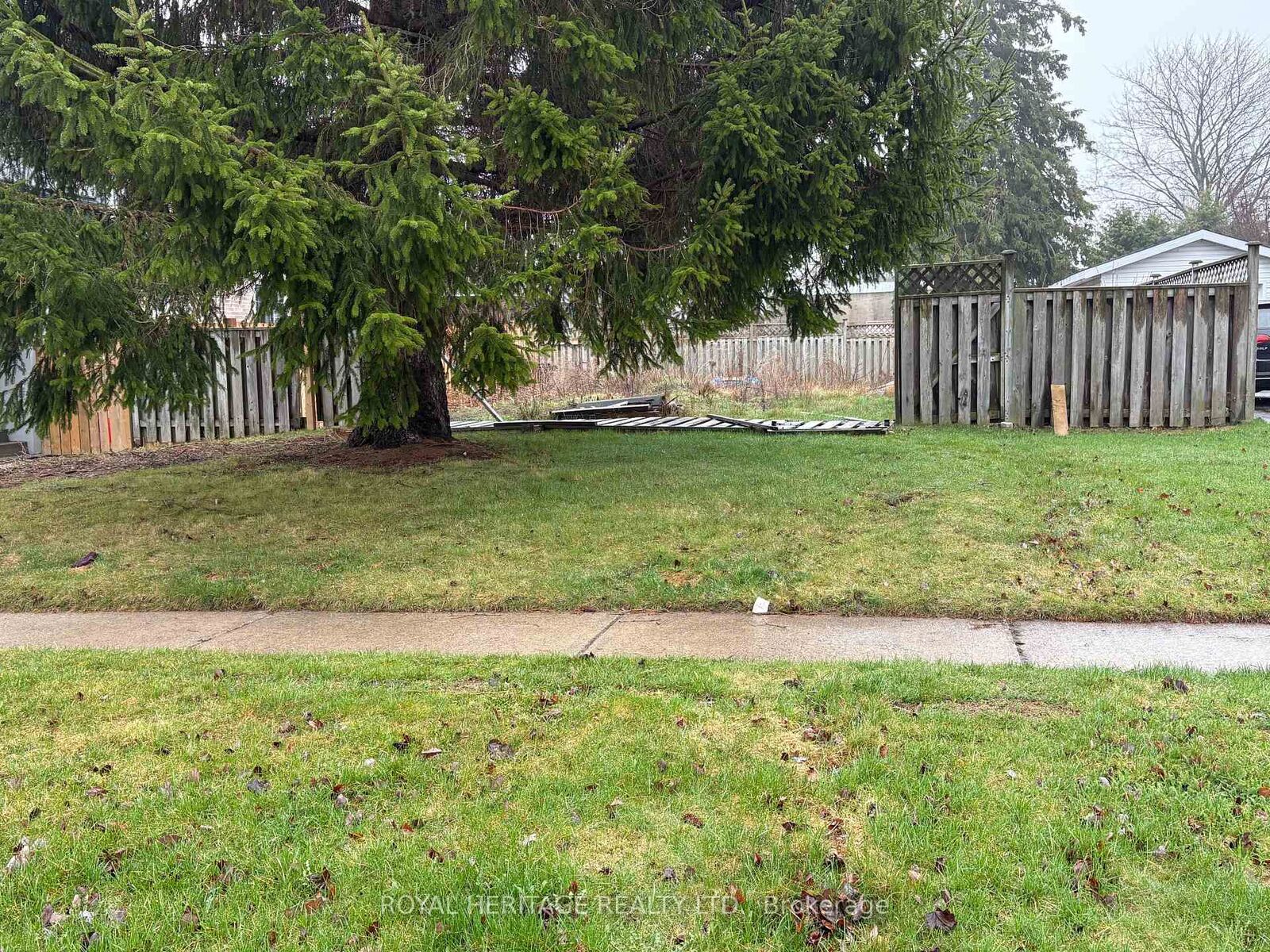 Property Photo:  283 Humber Avenue  ON L1J 2T3 