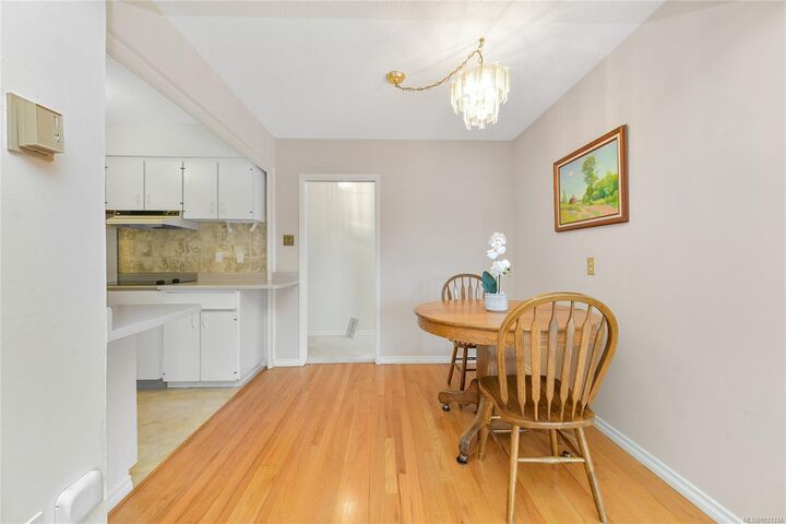 Property Photo: 1400 Newport Ave #102 BC V8S 5E9