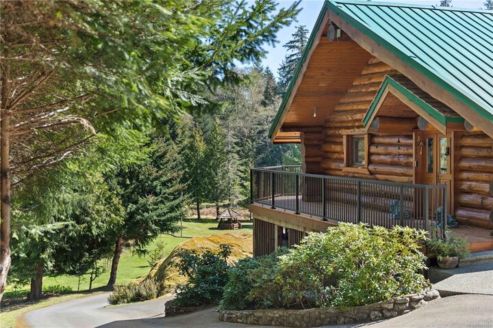 Property Photo: 907A Parkheights Dr BC V0S 1N0