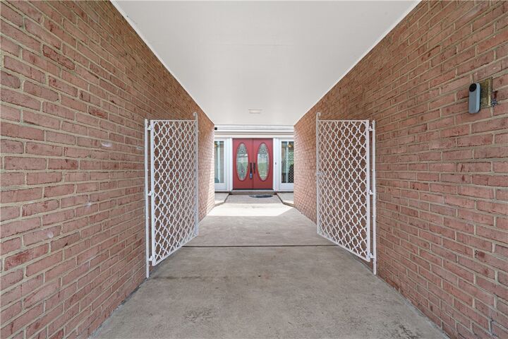 Property Photo:  2251 Ramsey Rd  PA 15146 