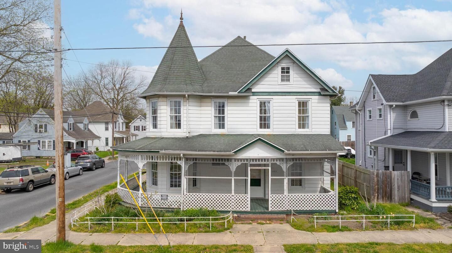 Property Photo:  402 E Poplar Street  DE 19973 