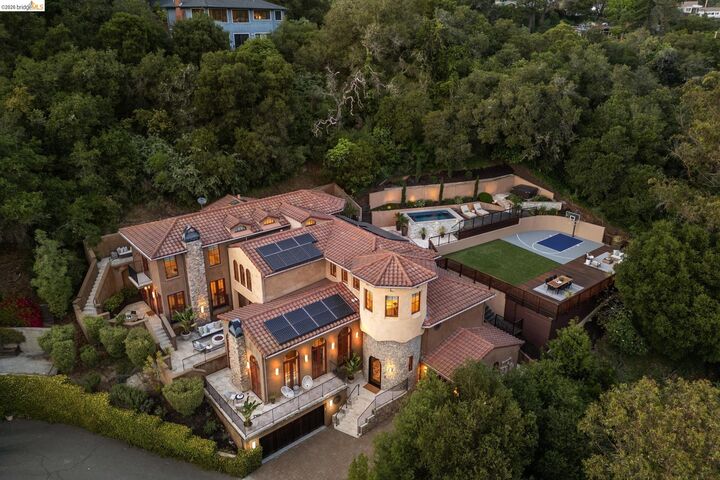 Property Photo:  3 Maxwelton Rd.  CA 94618 