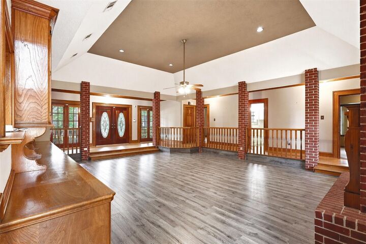 Property Photo: 6118 Hampton Way Court TX 77389