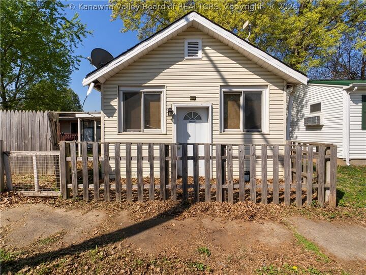 Property Photo:  301 Division Street  WV 25702 