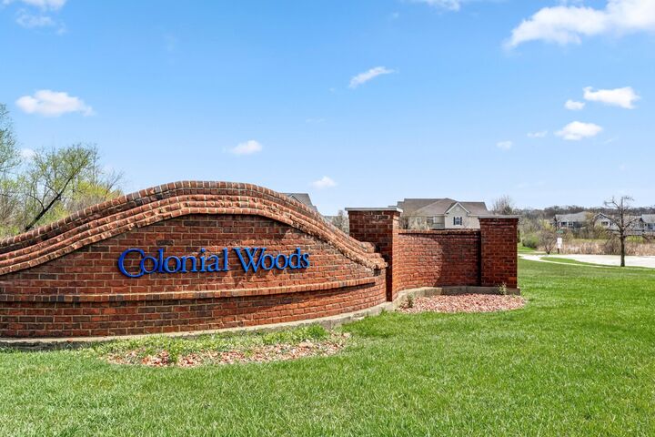 Property Photo:  2515 W Colonial Woods Dr  WI 53154 