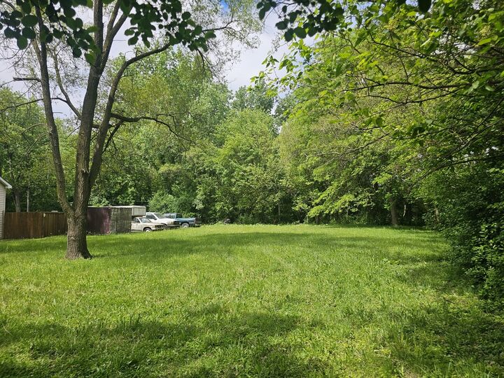Property Photo:  