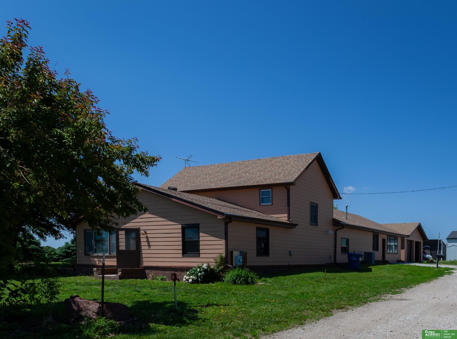 Property Photo:  7750 N 252 Street  NE 68064 