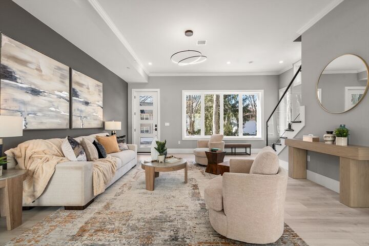 Property Photo:  30 Wilson Cir 30  MA 02461 