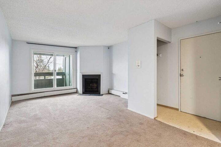 Property Photo: 315 Southampton Drive SW 6310 AB T2W 2T6